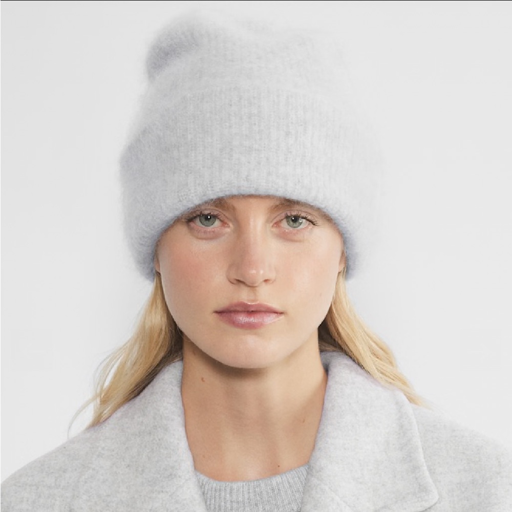 Aritzia Wool Cashmere Rib Cuffed Beanie